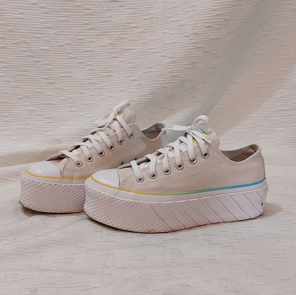Converse Lift 2× 0x Platform Sneakers White with Pastel Trim - Picture 2 of 9
